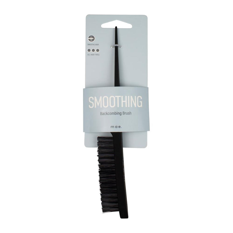 Mae Brush Backcombing and Smoothing